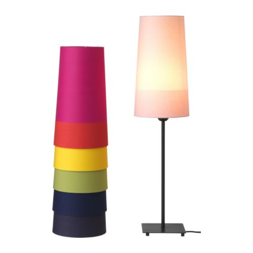 SKIMRA Skjerm IKEA Justerbar fatning, kan brukes til tak-, bord- eller gulvlampe og små eller store lyspærer. 