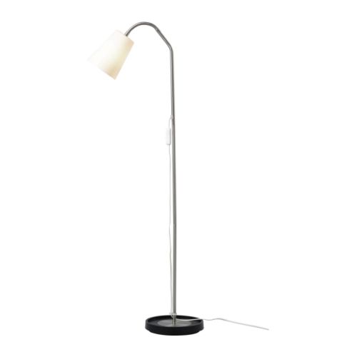 BASISK Lampa podłogowa/do czytania IKEA Regulowane ramię i klosz ułatwiają ukierunkować światło. 