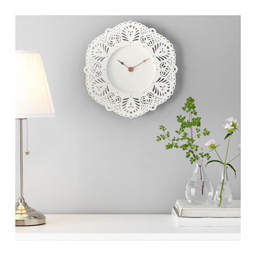 SKURAR Zegar IKEA Bardzo dokładnie pokazuje godzinę, gdyż jest wyposażony w mechanizm kwarcowy.