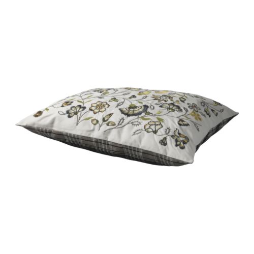 ALVINE LÖV Almofada IKEA Bordado com fios de cores diferentes; dá vida e textura à capa da almofada. 