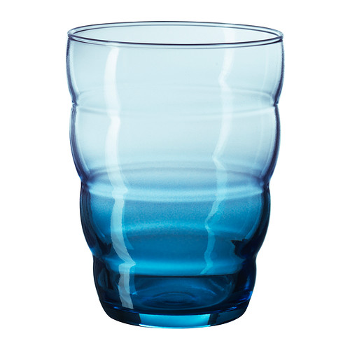 À mesa Pratos e tigelas, Copos e jarros e mais IKEA