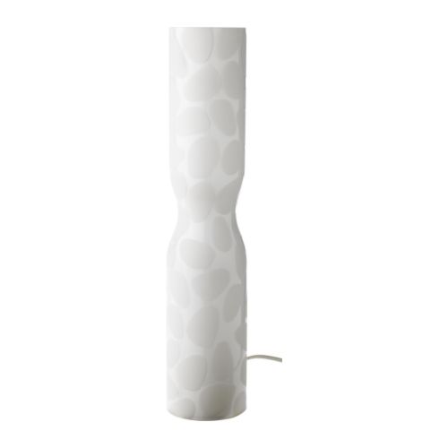 SMÄRT Candeeiro de mesa IKEA Proporciona uma suave iluminação ambiente.  Vidro soprado; cada candeeiro é único. 