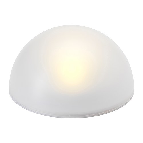 SOLVINDEN Iluminação energia solar IKEA Sem custos de eletricidade; o painel solar converte a luz do sol em energia. 