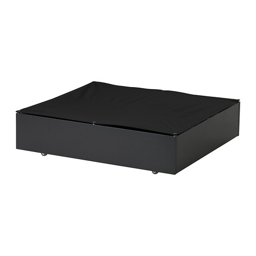 VARDÖ Gavetão p/cama IKEA Transforma o espaço por baixo da sua cama num espaço funcional para arrumação.  A tampa protege do pó. 