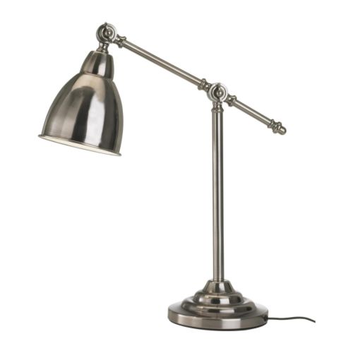BAROMETER Pracovná lampa IKEA Priame svetlo; poskytne vám výborné osvetlenie na čítanie.  Nastaviteľné rameno - jednoduché nasmerovanie svetla. 