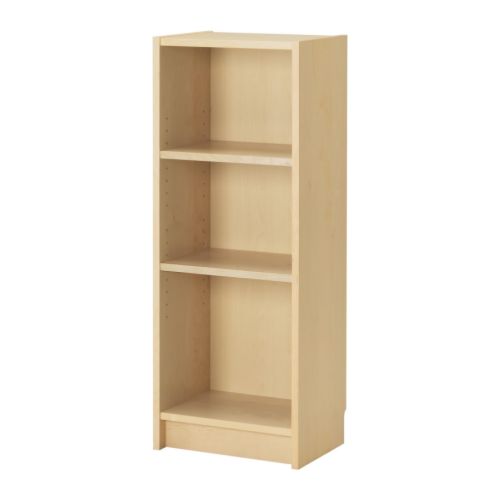 BILLY Knižnica IKEA Úzke police vám umožnia využiť aj malý nástenný priestor efektívne tak, že malé predmety uložíte na malom priestore. 