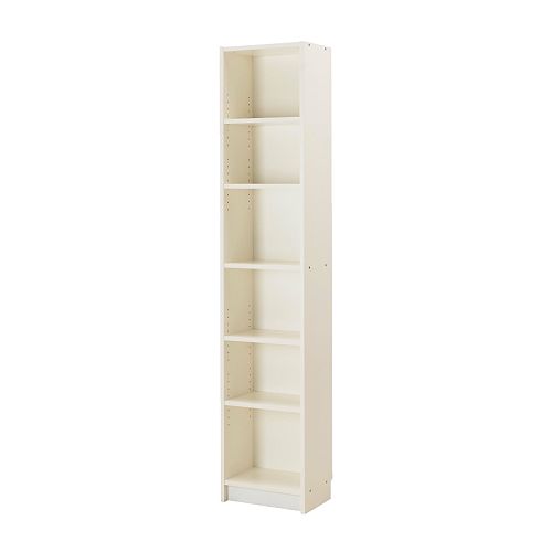 BILLY Knižnica IKEA Úzke police vám umožnia využiť aj malý nástenný priestor efektívne tak, že malé predmety uložíte na malom priestore. 