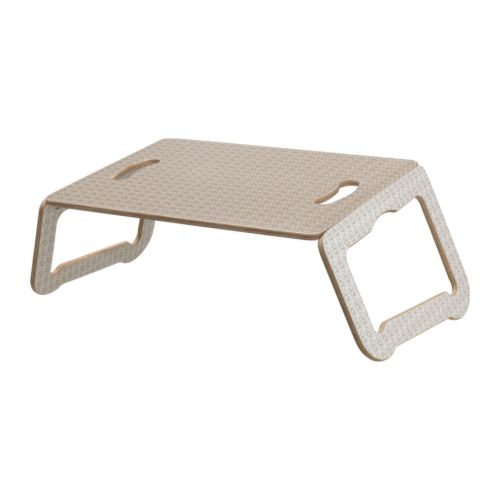 BRÄDA Podpera na laptop IKEA Zavesením podpery na laptop za vyrezané úchytky na stenu môžete ušetriť miesto - nohy sa skladajú naplocho pod podperu. 