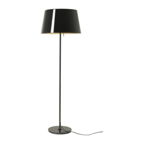KULLA Stojacia lampa IKEA Stmievacia funkcia; intenzita svetla sa dá podľa potreby regulovať.  Vnútorný plastový kryt robí svetlo menej žiarivým. 
