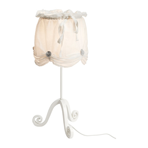 LYRIK Stolová lampa IKEA Do izby vnáša hebkosť. 