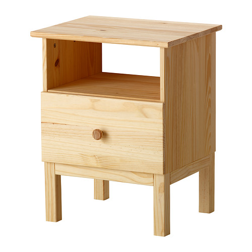 TARVA Nočný stolík IKEA Masívne drevo, odolný prírodný materiál. 