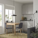 EKEDALEN / KARLPETTER طاولة وكرسيان, سنديان/Gunnared رمادي متوسط طلاء كروم, ‎80/120 سم‏