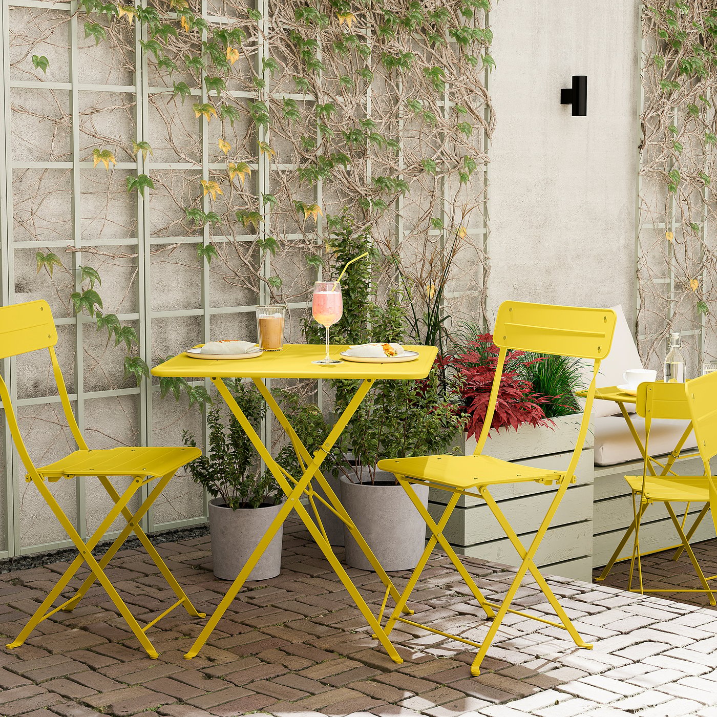 IKEAマスタードイエロープラスチック椅子 SUNDSÖ folding chair, bright yellow outdoor - IKEA