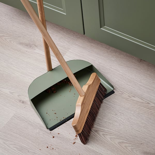 VINDSIKT Dustpan/broom, bamboo/grey-green