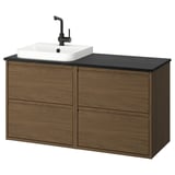 Moderner Badezimmerwaschtisch, braune Eiche, quadratisches weißes Waschbecken, schwarze Arbeitsplatte, minimalistische Griffe.