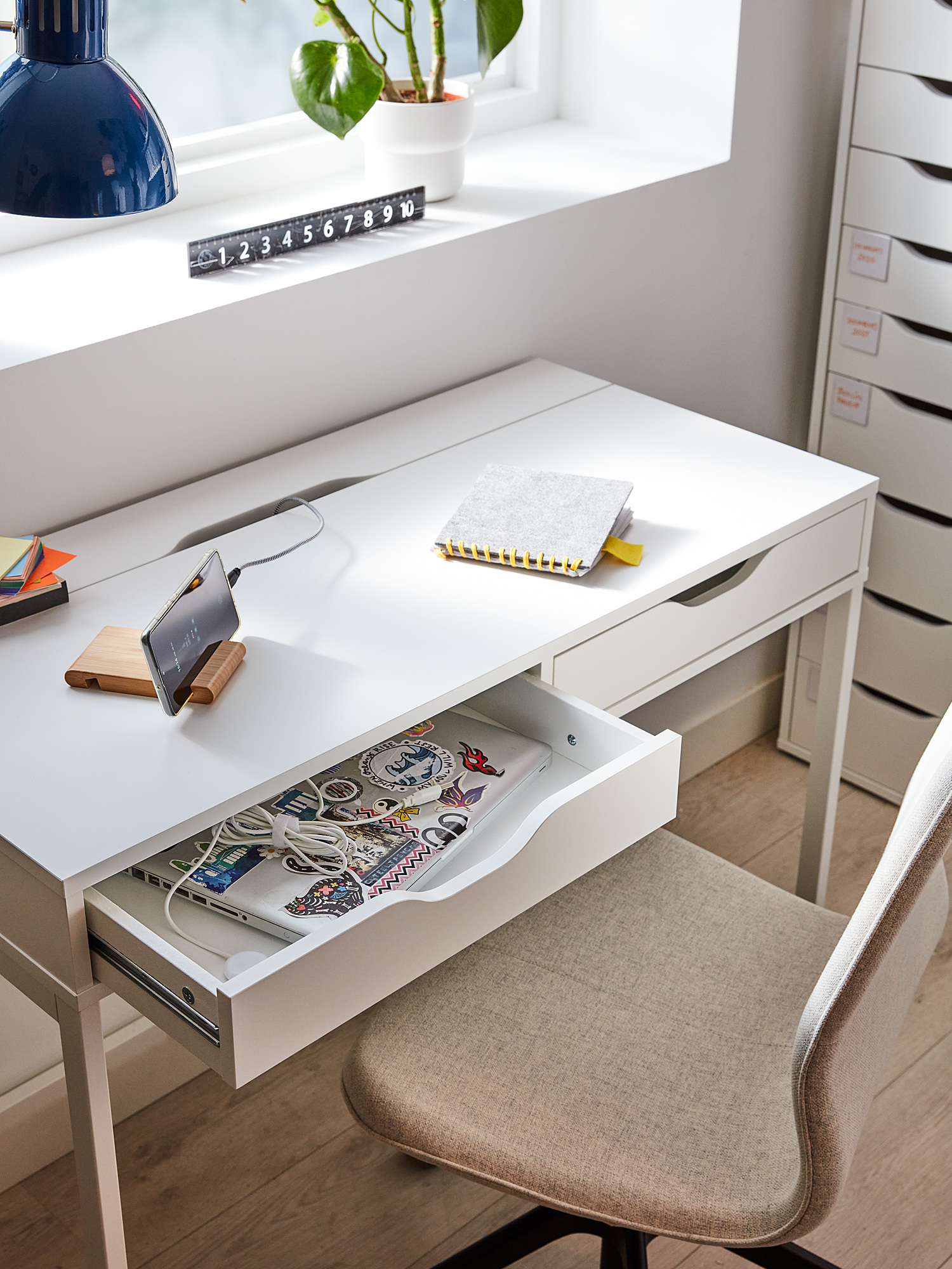 Günstige Schreibtische in vielen Größen kaufen IKEA Österreich