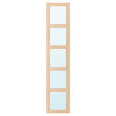 Eine aufrechte, helle BERGSBO-Spiegeltür mit Holzoptik und vier geteilten Glasscheiben.