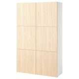 BESTÅ Schrank: helles Holz, weißes Gestell, rechteckige Form, sechs Türen, minimalistisches Design.