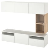 BESTÅ TV-Aufbewahrung in Weiß mit Holzakzenten, modernem, minimalistischem Design, verstellbaren Regalen und Schubladen.