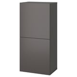 Ein hoher, grauer Aufbewahrungsschrank namens BESTÅ mit einem modernen Design mit klaren Linien und einer glatten Oberfläche.