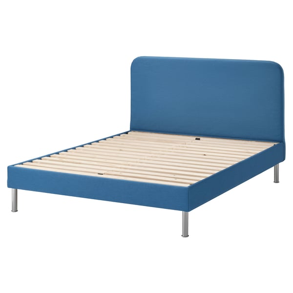 BLÅFJÄLLET blaues Stoffbett, gepolstertes Kopfteil, Holzlatten, 4 Metallbeine.
