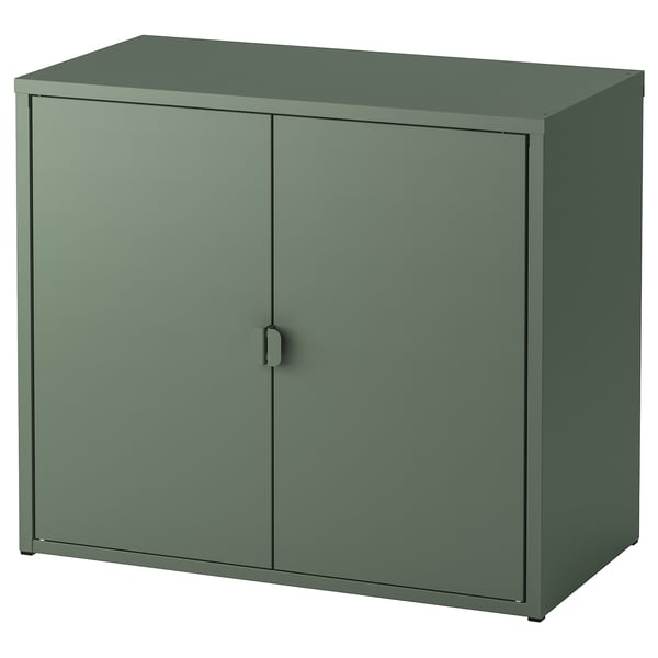 Grüner Metallschrank mit zwei Türen und klarem Design. Robust und vielseitig für jeden Raum.