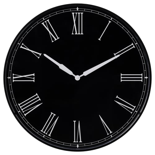 Eine große, schwarze DRABBLING Wanduhr mit weißen römischen Ziffern und lautlosem Quarzwerk, rund geformt mit Aluminiumzeigern.
