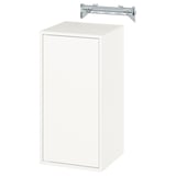 Ein weißer EKET-Wandschrank. Es ist rechteckig mit einer einzigen Tür und einer Metallschienenaufhängung.