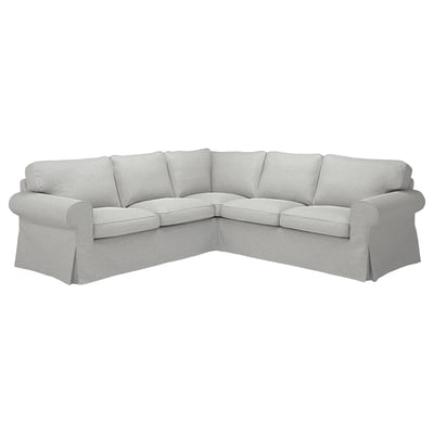 Hellgraues EKTORP-Ecksofa mit weichen Kissen, klassisch gerollten Armlehnen und abnehmbaren Bezügen für eine einfache Reinigung.