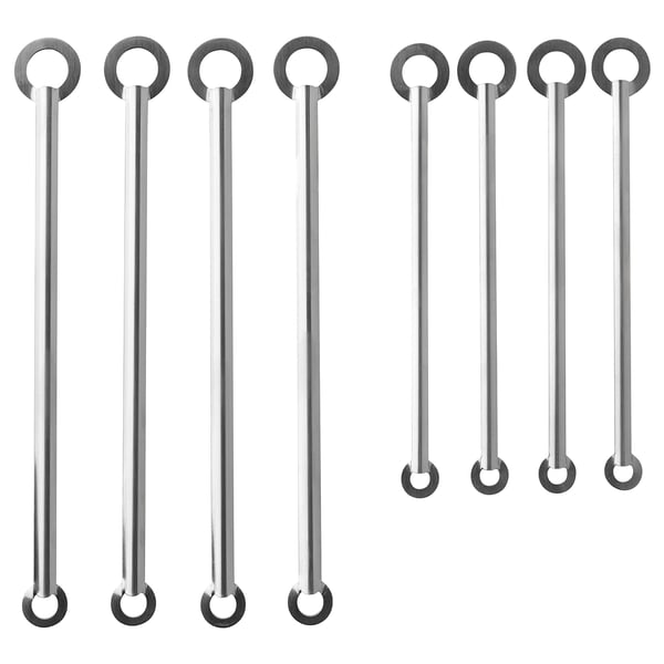 Acht Cocktailrührstäbchen aus silbernem Edelstahl, die in zwei Viererreihen angeordnet sind, jeweils mit einem Ring an beiden Enden.
