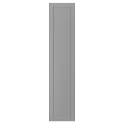 Eine graue GULLABERG-Schranktür mit klassischem Design. Es ist rechteckig und weist vertikale Linien in einem grauen Rahmen auf.