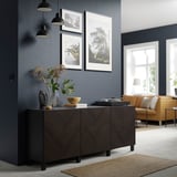 HEDEVIKEN Schrank aus dunklem Holz, natürliches Eichenfurnier, rechteckige Form, modernes Design, passt unter Fotos, größer als Vasen, kleiner als Sitzgruppe.