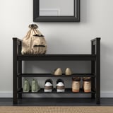 Schwarzes HEMNES-Schuhregal bietet Platz für 7 Paar, mit 2 Regalen für eine organisierte Aufbewahrung. Ideal für Eingangsbereiche, mit traditionellem Design.