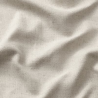 Nahaufnahme des beleuchteten Stoffes; weiche, natürliche Textur, leichter Glanz, faltig.