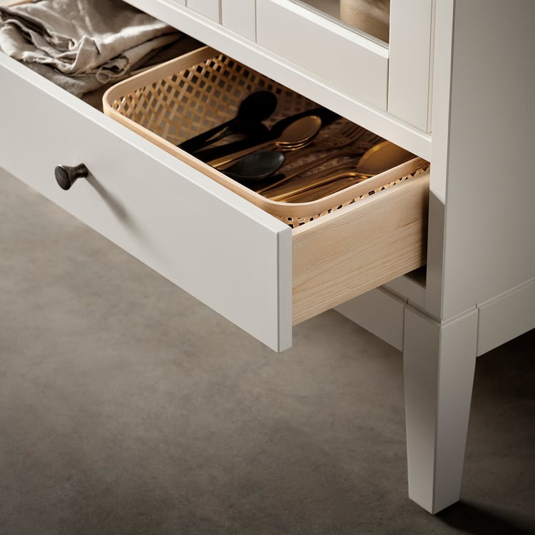 IDANÄS Schrank mit Glasfalttüren, weiß, 121x50x135 cm - IKEA Österreich