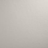 Eine glatte, makellose weiße Laminatoberfläche, die die hochwertige Verarbeitung widerspiegelt. Perfekt für eine moderne Küche, ist es leicht zu reinigen und zu pflegen.