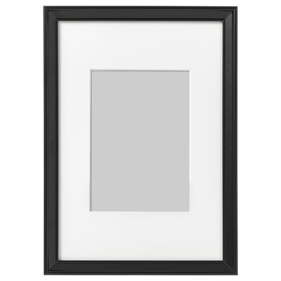 Schwarzer KNOPPÄNG Bilderrahmen mit weißer Passepartout, rechteckige Form, schlichtes Design.
