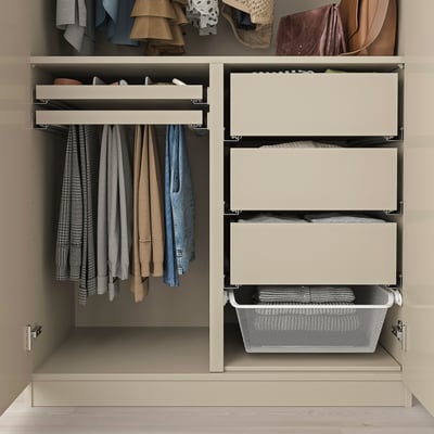 Schrank-Organizer mit Schubladen und Hängefläche.