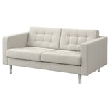 Hellgraues LANDSKRONA Sofa, modern mit verchromten Beinen, weichen Kissen, gepflegtem Design.