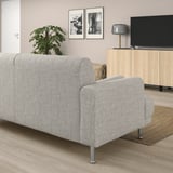Graues LÅNGARYD-Sofa mit Metallbeinen, Mittelpunkt des modernen Wohnzimmers.