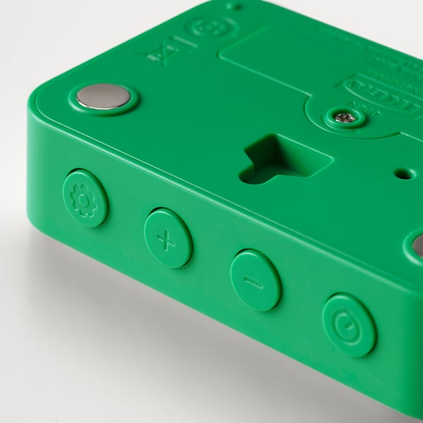 Hellgrüne Digitaluhr mit runden Knöpfen, Magnet für den Kühlschrankaufsatz.