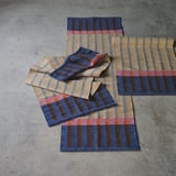 MÄVINN Jute-grau-blauer Läufer mit bunten Streifen, groß, handgewebt, oversized.