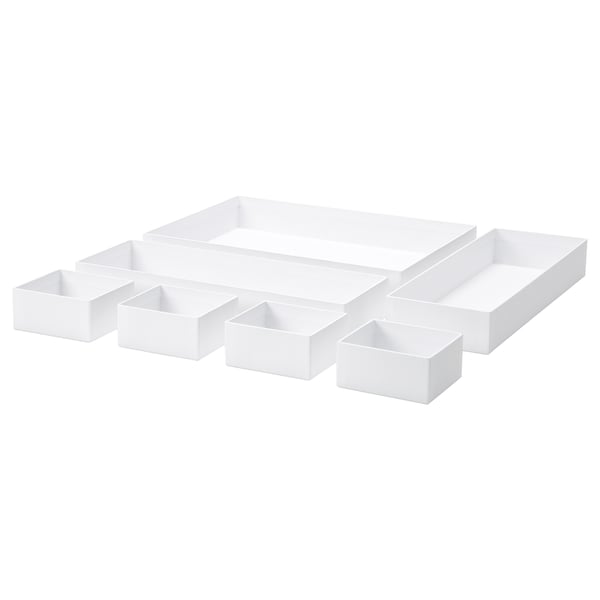 Weiße MALAREN Aufbewahrungsboxen. Es gibt sie in verschiedenen Größen und Formen, hergestellt aus recyceltem Karton, ideal für die Organisation von Schubladen.