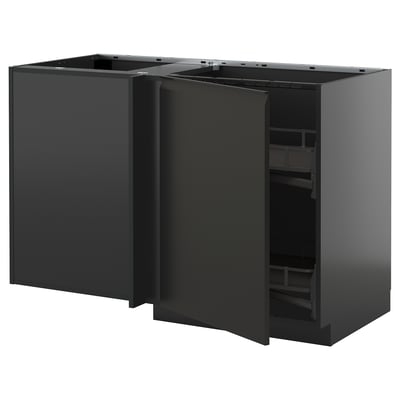 Dieses Bild ist ein moderner schwarzer Eckschrank für eine Küche, Teil des IKEA METOD-Systems. Es verfügt über ein ausziehbares Regal für einen einfachen Zugriff.