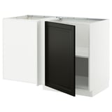 Moderne weiße IKEA METOD Küchenzeile mit schwarzer Tür, quadratischer Form, schlankem Design.
