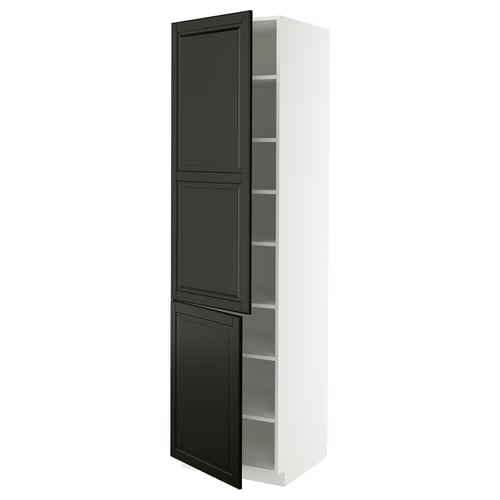Moderner hoher schwarzer Schrank, schlank, mit mehreren Regalen, weißem Rahmen, Türen im Shaker-Stil.