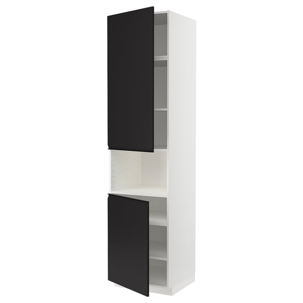 Ein weißer METOD-Küchenschrank mit zwei schwarzen Upplöv-Türen in modernem Design mit integrierten Griffen und verstellbaren Regalen.