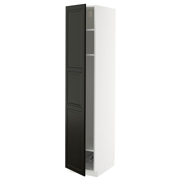 Moderner hoher schwarzer Schrank mit 3 Regalen, Teil des IKEAS METOD Küchensystems.