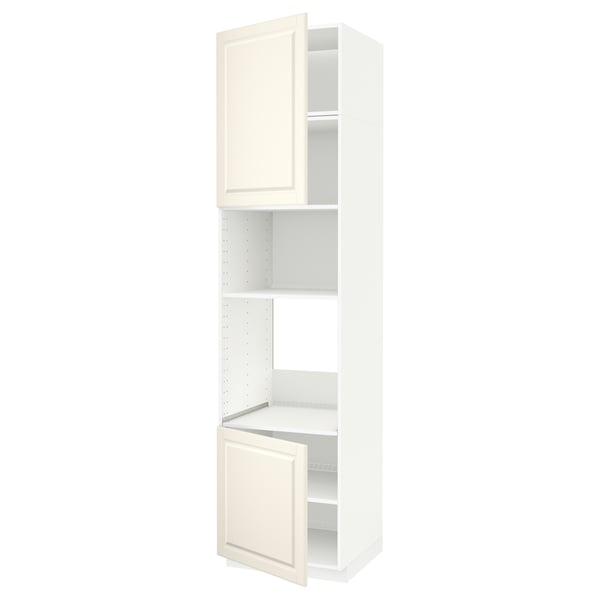 Ein weißer METOD-Küchenschrank mit zwei offenen Türen, die den Blick auf verstellbare Regale im Inneren freigeben.