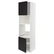 METOD Küchenzeile: hoher, weißer Schrank mit schwarzen Türen, modernes, minimalistisches Design.